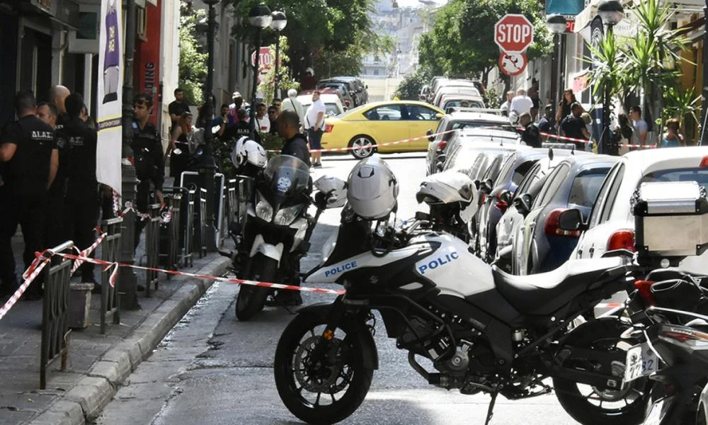 Δολοφονία στον Πειραιά: «Ο τύπος παρίστανε τον Ράμπο και χάθηκε έτσι ένας νέος άνθρωπος με 3 παιδιά» είπε ο αδερφός του 39χρονου